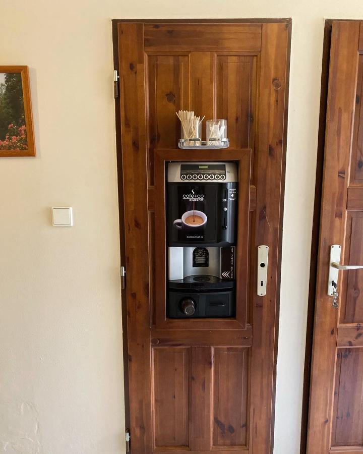 Penzion Pod Zamkem Prŭhonice Luaran gambar